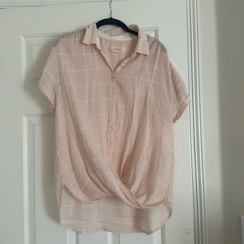 Anthropologie Isabella Sinclair—small light blush windowpane high-low blouse